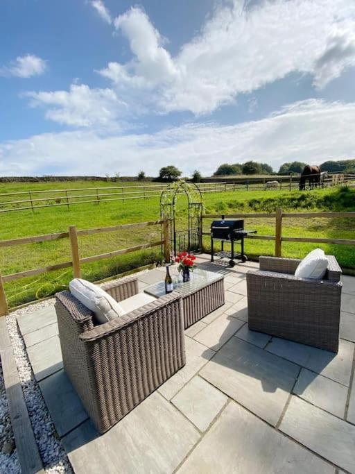 Вилла Luxury Detached Peak District Stone Barn - Dog Friendly Hazelwood Экстерьер фото
