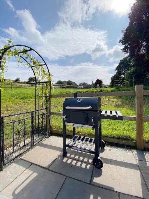 Вилла Luxury Detached Peak District Stone Barn - Dog Friendly Hazelwood Экстерьер фото